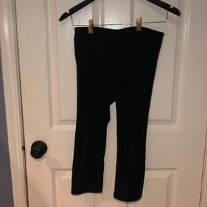 Black under armour capris